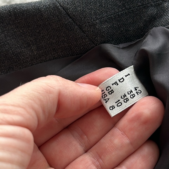 Moschino jacket like new condition US8 - Picture 7 of 8